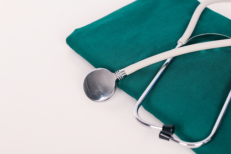 千库网_医务办公听诊器手术服摄影图_摄影图编号67311