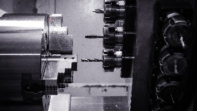 灵科超声波焊接：塑料手机挂件焊接的革新工艺