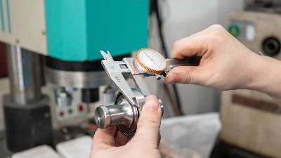 聚焦杜肯超声波焊接机：电路板烧毁故障的精准维修策略