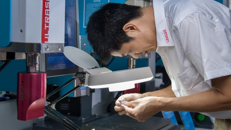 惠州仲恺区产业升级遇焊接难题？灵科超声波焊接机来破解